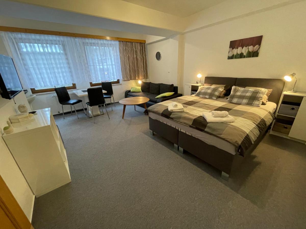 Apartmany U Posty 亚希莫夫 外观 照片