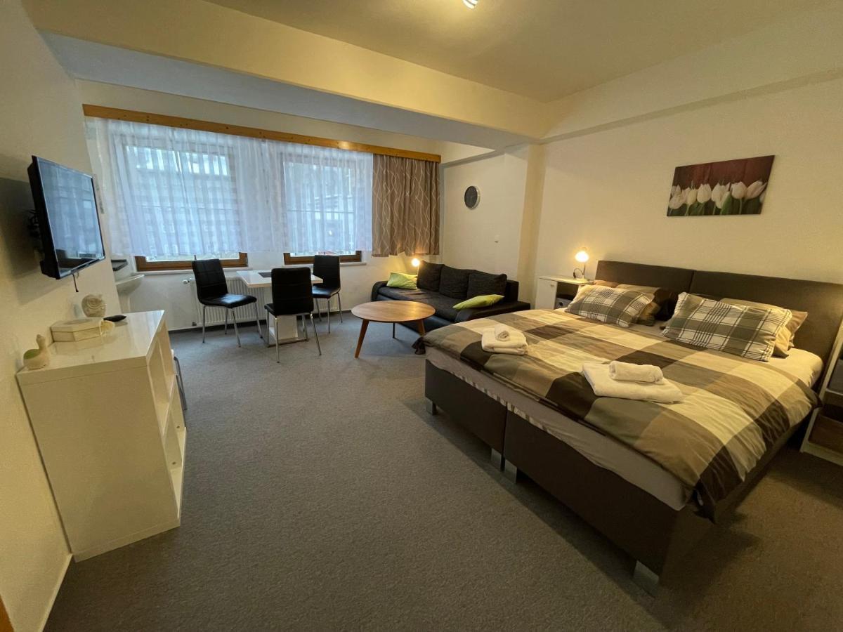 Apartmany U Posty 亚希莫夫 外观 照片